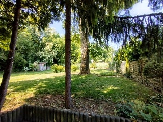 Charmante 2.5-Zimmer-Dépendence-Wohnung in ruhiger Lage in Sugiez 3