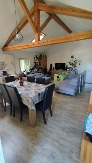 Charmante 2.5-Zimmer-Dépendence-Wohnung in ruhiger Lage in Sugiez 7