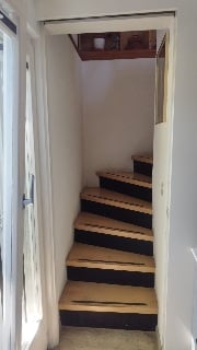 Charmante 2.5-Zimmer-Dépendence-Wohnung in ruhiger Lage in Sugiez 9