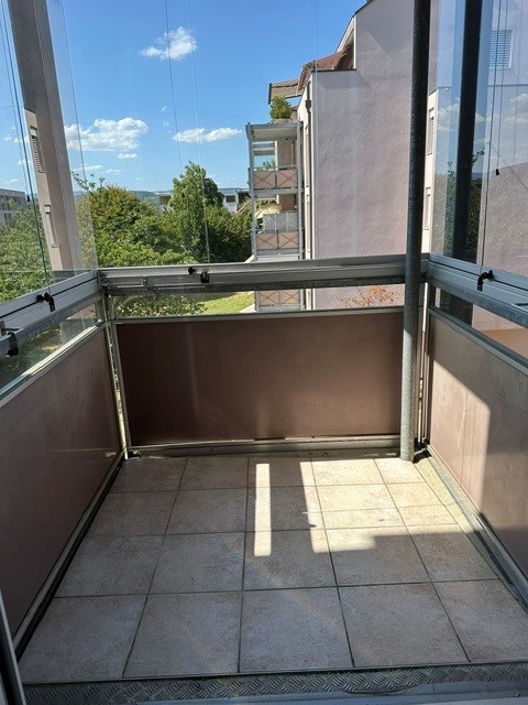 Schöne 4.5-Zimmer-Wohnung mit 2 Balkonen, Keller und Einstellhallenplatz 17