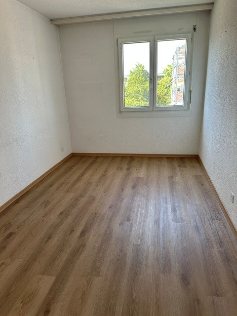 Schöne 4.5-Zimmer-Wohnung mit 2 Balkonen, Keller und Einstellhallenplatz 14