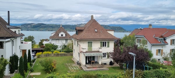 Renovierte 2.5-Zimmer-Dachwohnung mit Seeblick in Murten 9