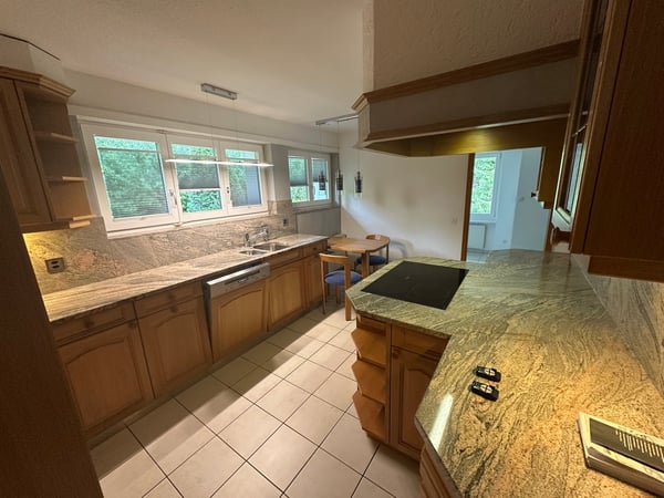 Charmantes Einfamilienhaus mit 1618 m2 Garten 4