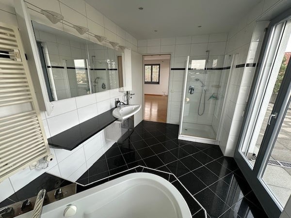 Traum Einfamilienhaus mit schöner Aussicht 24