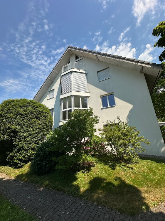 Traumhafte 2.5-Zimmer-Wohnung mit Pool und vielen Pluspunkten 6