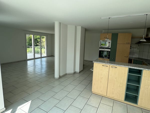 Traumhafte 2.5-Zimmer-Wohnung mit Pool und vielen Pluspunkten 11