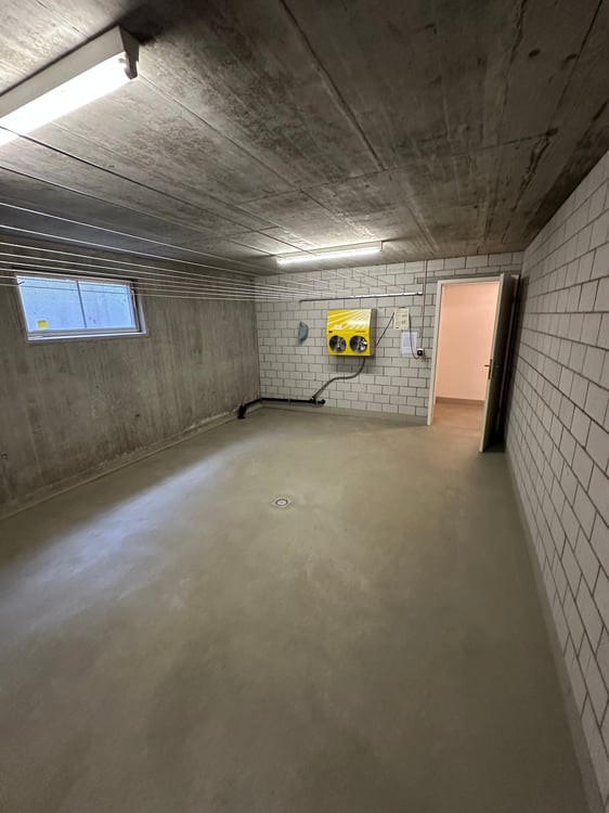 Traumhafte 2.5-Zimmer-Wohnung mit Pool und vielen Pluspunkten 21