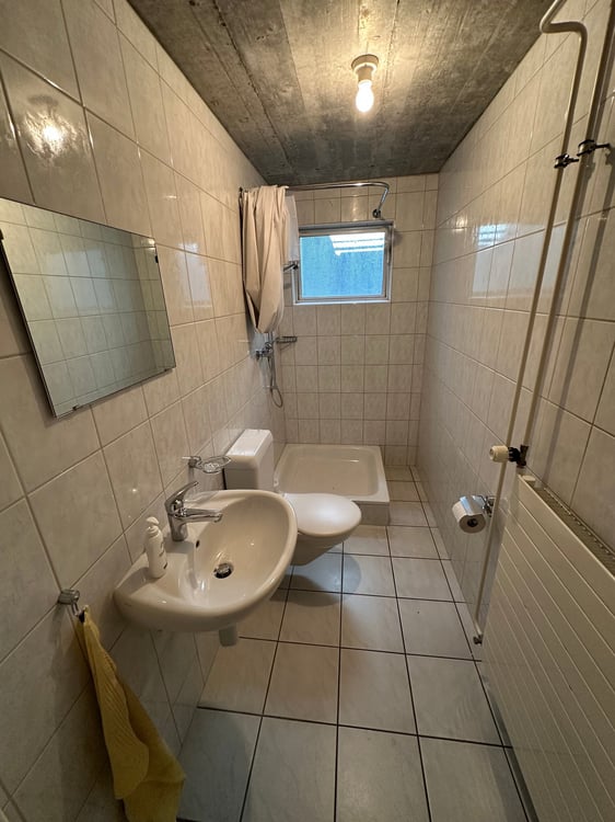 Traumhafte 2.5-Zimmer-Wohnung mit Pool und vielen Pluspunkten 17