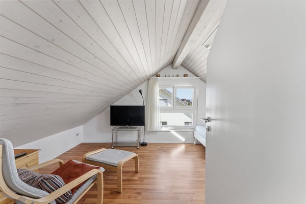 Helle 4.5-Zimmer-Maisonette-Wohnung mit grosszügigem Balkon 12