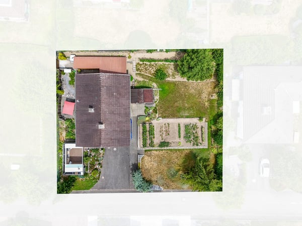 Baulandparzelle mit bestehendem Einfamilienhaus 2