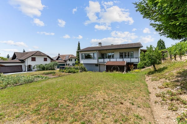 Einfamilienhaus mit grosszügiger Landfläche an ruhiger Lage in Jonen 19