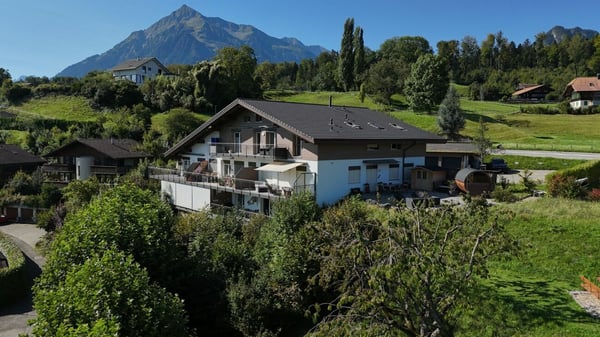 Moderne Dachgeschosswohnung mit spektakulärer Aussicht 2