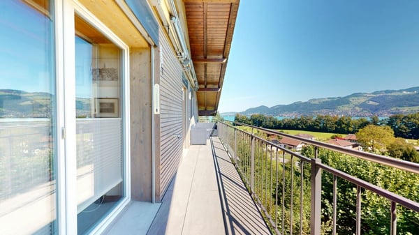 Moderne Dachgeschosswohnung mit spektakulärer Aussicht 14