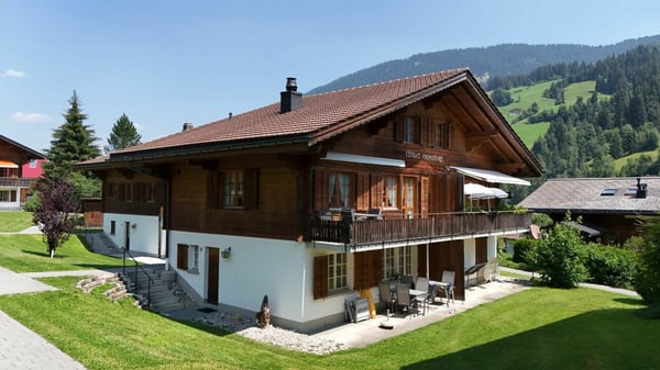 Charmante 3.5-Zimmer-Maisonette im Chalet Oldenhorn 1