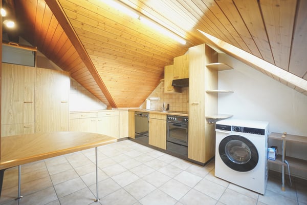 Mehrfamilienhaus mit 4 Wohnungen inkl. 7 Garagen und 6 Aussenparkplätzen 6