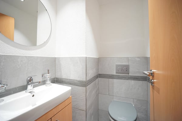 Mehrfamilienhaus mit 4 Wohnungen inkl. 7 Garagen und 6 Aussenparkplätzen 17