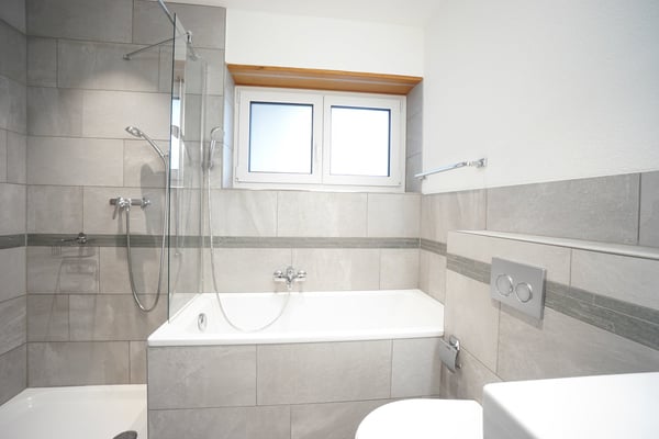 Mehrfamilienhaus mit 4 Wohnungen inkl. 7 Garagen und 6 Aussenparkplätzen 15