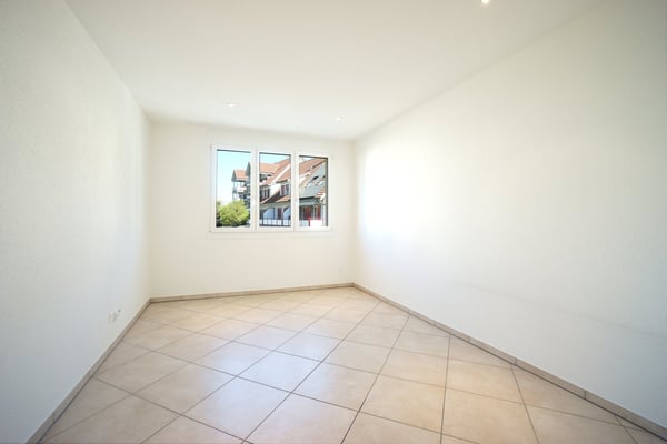 Schöne 5.5-Zimmerwohnung im 1. OG mit Balkon, Kellerabteil und zwei Parkplätzen 6