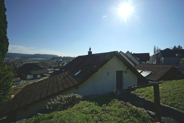Freistehendes 4.5-Zimmer-Einfamilienhaus in ländlicher Idylle mit Aus- und Umbaupotential! 1