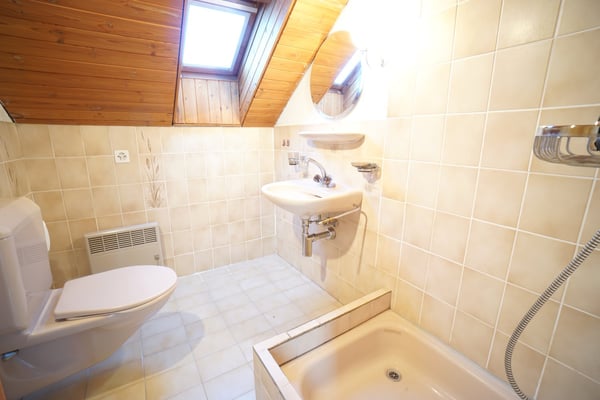 Freistehendes 4.5-Zimmer-Einfamilienhaus in ländlicher Idylle mit Aus- und Umbaupotential! 15