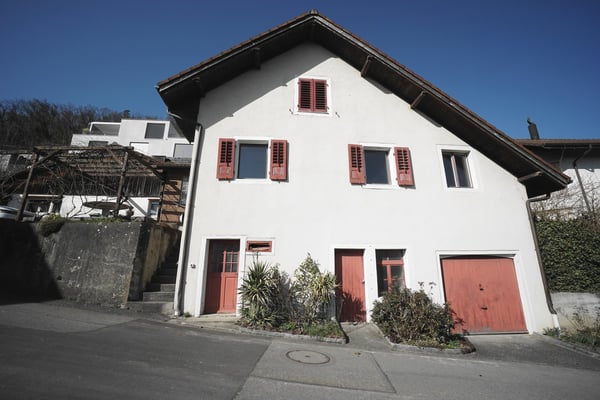 Freistehendes 4.5-Zimmer-Einfamilienhaus in ländlicher Idylle mit Aus- und Umbaupotential! 3