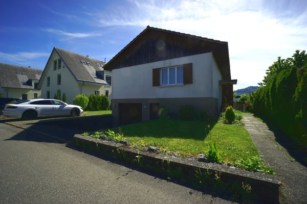 Gemütliches 6.5-Zimmer-Einfamilienhaus an sonniger Lage mit Aus- und Umbaupotenzial 2