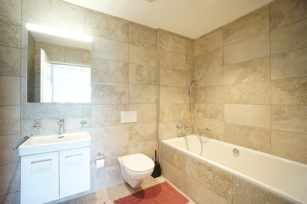 Moderne 4.5-Zimmerwohnung im 2. OG mit Loggia, zwei Parkplätze und Kellerabteil 9