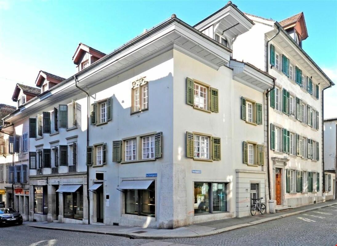 Schöne Altstadtwohnung mit Balkon