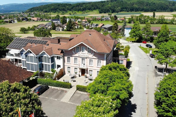 Traditionelles Restaurant mit Wohnung im Dachgeschoss in Diessbach bei Büren 1