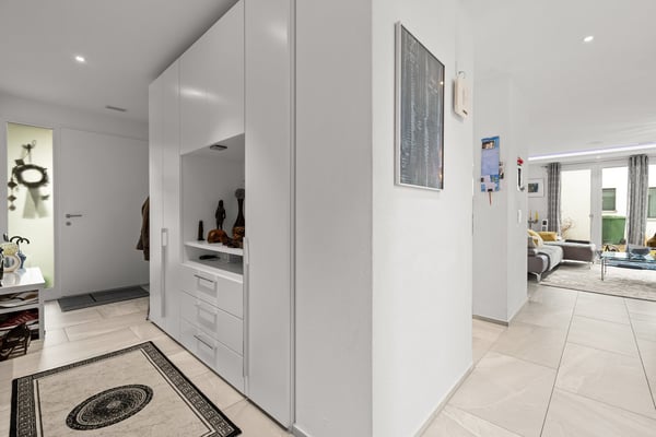 Modernes 6.5-Zimmer-Einfamilienhaus mit Blick in die Alpen 4