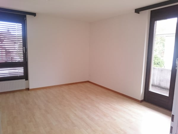 Helle 3,5-Zimmer Wohnung mit grosszügiger Galerie und Cheminée 10