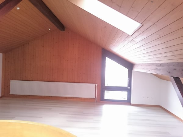 Helle 3,5-Zimmer Wohnung mit grosszügiger Galerie und Cheminée 14