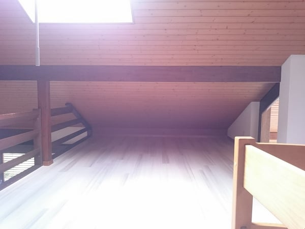 Helle 3,5-Zimmer Wohnung mit grosszügiger Galerie und Cheminée 13