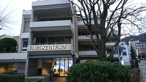 Grosszügiger Büroraum im Burgzentrum in Thun zu vermieten! 1