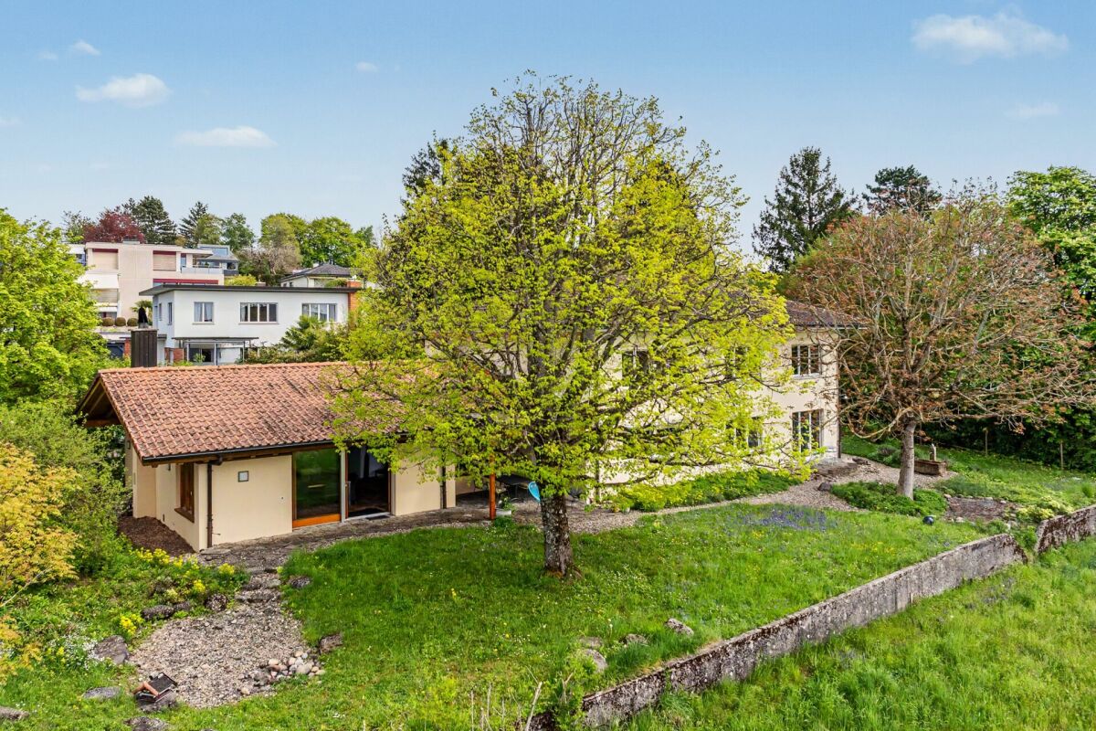 Casa unifamiliare con vista lago in posizione ottimale!