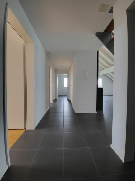 Attraktives Wohnen in exklusiver, riesiger Dachwohnung 10