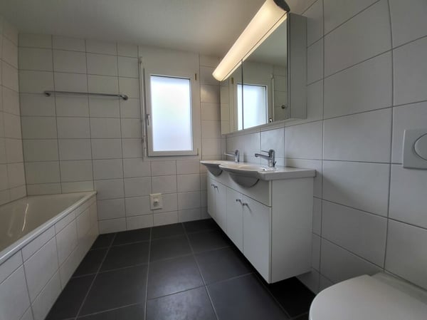 Attraktives Wohnen in exklusiver, riesiger Dachwohnung 3