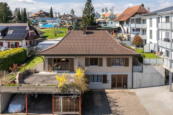 4.5-Zimmer-Einfamilienhaus mit Studiowohnung 1