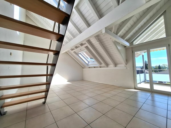 Sie suchen eine 2.5-Zimmer-Galeriewohnung? Schauen Sie rein! 1