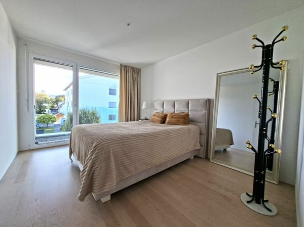 Einzigartige 5.5-Zimmer-Attika-Wohnung mit Blick ins Grüne 5