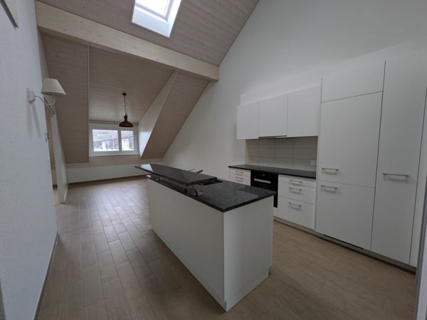 Wunderschöne 2.5 Zimmer-Attikawohnung- Ihr neues Zuhause! 2