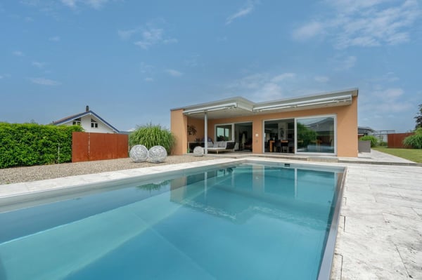 Modernes Einfamilienhaus mit 100m2 Wohnraum, gepflegte Gartenanlage mit Pool 6
