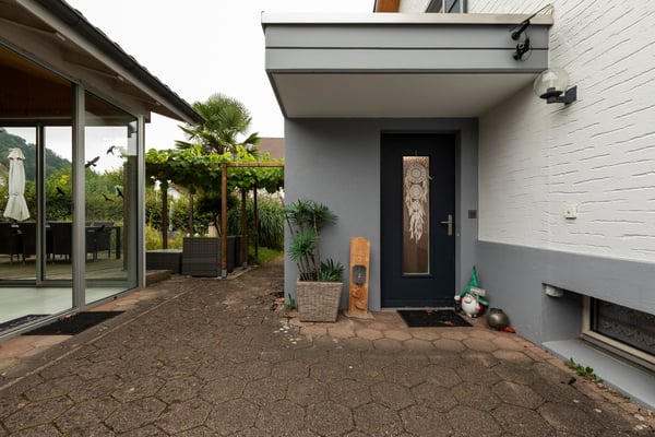 Grosszügiges 1-Zimmer-Einfamilienhaus mit Garten und Landreserve 7