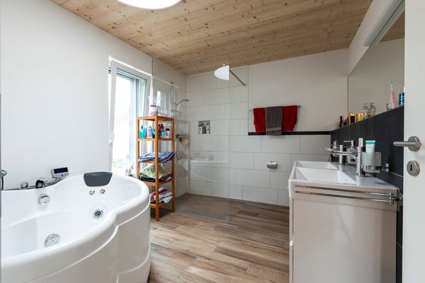 Grosszügiges 1-Zimmer-Einfamilienhaus mit Garten und Landreserve 33