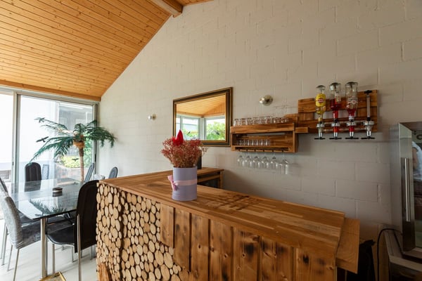 Grosszügiges 1-Zimmer-Einfamilienhaus mit Garten und Landreserve 13