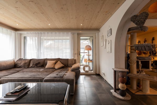 Grosszügiges 1-Zimmer-Einfamilienhaus mit Garten und Landreserve 22