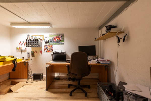 Grosszügiges 1-Zimmer-Einfamilienhaus mit Garten und Landreserve 18