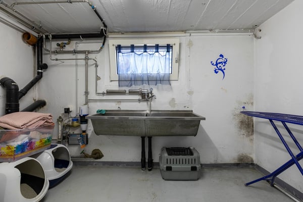 Grosszügiges 1-Zimmer-Einfamilienhaus mit Garten und Landreserve 35