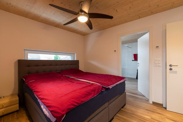 Grosszügiges 1-Zimmer-Einfamilienhaus mit Garten und Landreserve 31