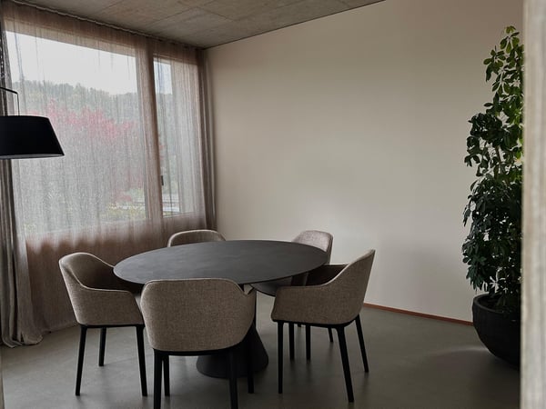 Architektonisches Meisterwerk in Sichtbeton – 1.5-Zimmer-Maisonette mit zwei Terrassen 15